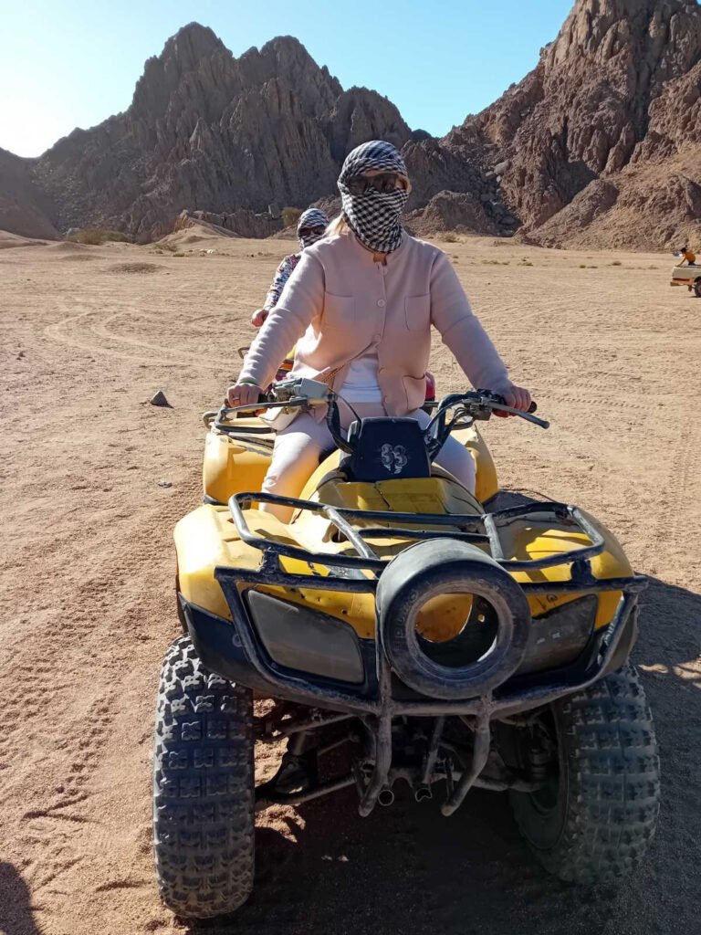 img-e0251084e375fbbc6cfa7090e69ceb20-v